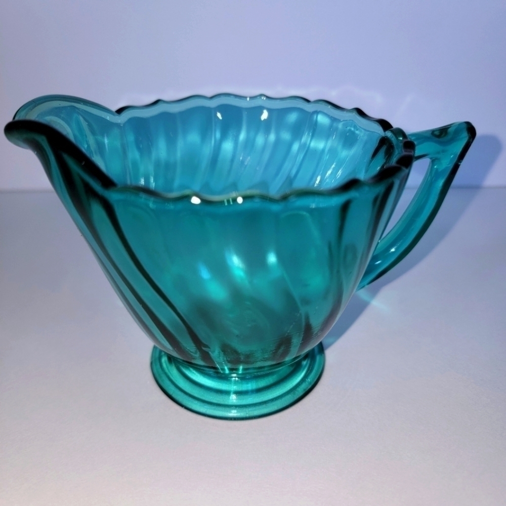 Jeannette Glass Co Swirl Ultramarine Creamer